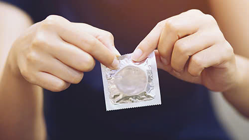 Ngưới yêu bị giang mai có quan hệ được không?